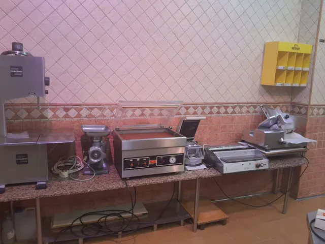 ESTUPENDO TRASPASO EN AVENIDA GREGORIO GEA — 8