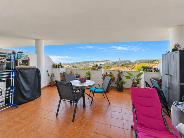 Apartamento de 2 dormitorios con vistas al mar, amplia terraza y aparcamiento en Hacienda Casares — 25