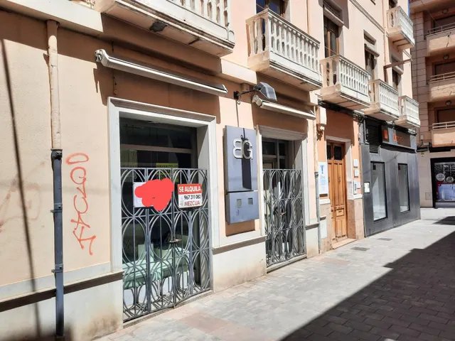 LOCAL EN ZONA COMERCIAL DE ALMANSA — 7