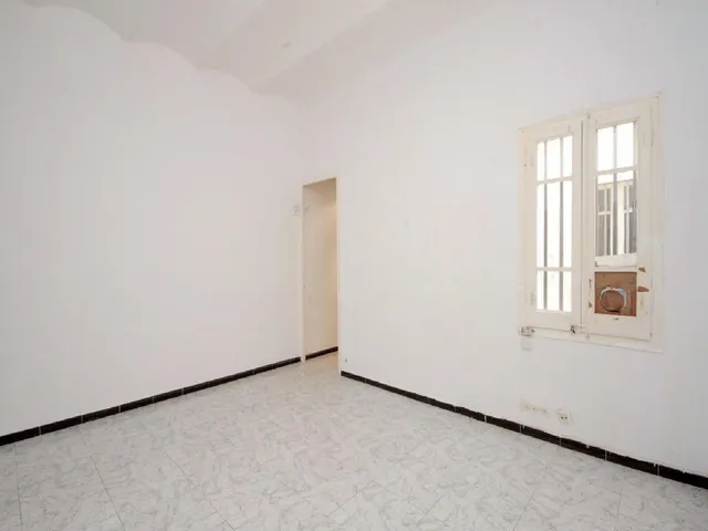 Amplia Planta Baja en c/Monistrol (Vila de Gràcia) Barcelona - foto 4