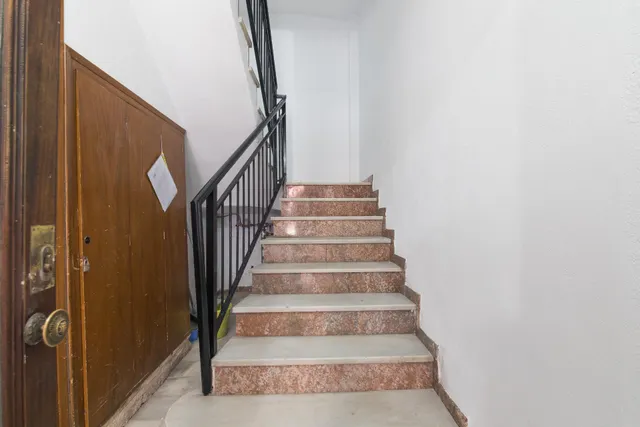 Se vende este gran piso junto Corazón de Jesús con 5 habitaciones y 5 baños ideal como inversión para rentabilizarlo!!! — 32