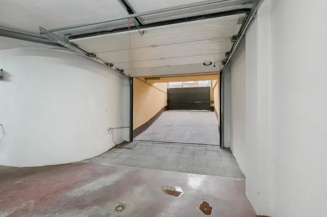 ¡Tu nuevo hogar te espera en Churriana de la Vega! Casa adosada con patio, garaje y futura parada de metro a pocos pasos. — 27