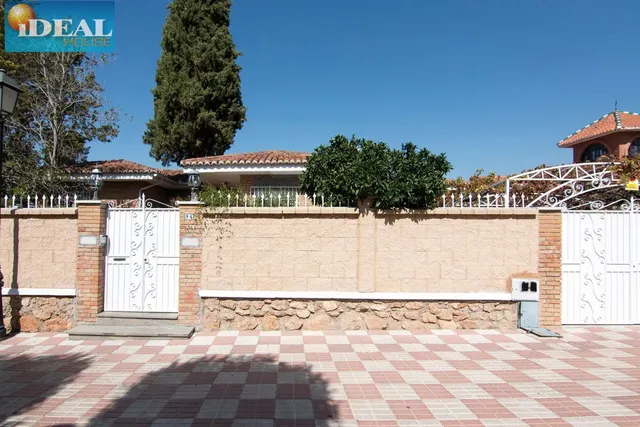 A6096J1. MAGNIFICO CHALET CON PISCINA EN COLINAS BERMEJAS — 47