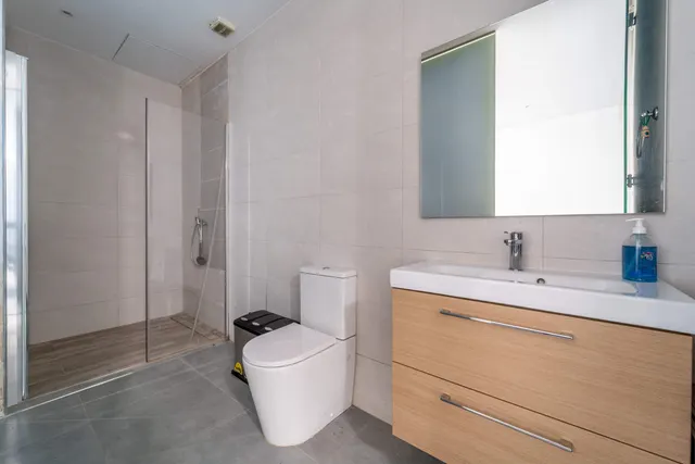Local comercial 64m² en venta - Marbella — 24