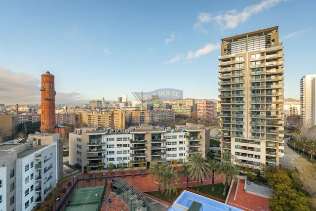 PISO CON VISTA AL MAR — 23