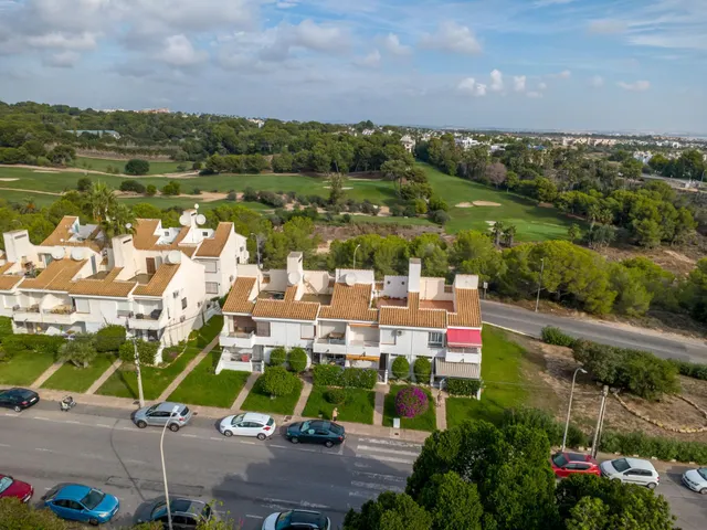 Bungalow en planta baja con 2 dormitorios, zona Villamartin — 26