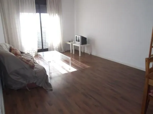 Vivienda con garaje y piscina — 11