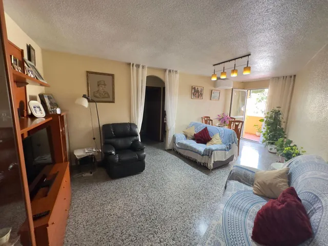 AMPLIO PISO EN ZONA CENTRO JAIME 1º — 2