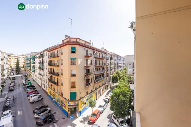 Piso para reformar junto a Plaza Einstein – 3 dormitorios y vistas despejadas — 28