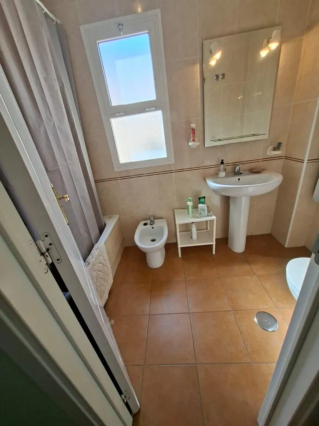 Villa con piscina comunitaria, Alicante, Torrevieja. 4 dormitorios, 82 m2, 1,2 kilómetros del mar — 10