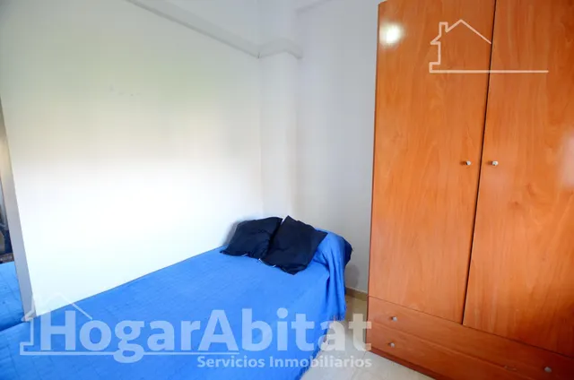 ¡En buena zona! Amplio, moderno y esquinero con gran balcón de buenas vistas — 18