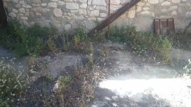 CASERON  DE PUEBLO PARA REFORMAR — 11