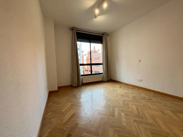 Ciudad Jardín, Chamartin. 3 dormitorios 2 wc garaje y piscina. — 15
