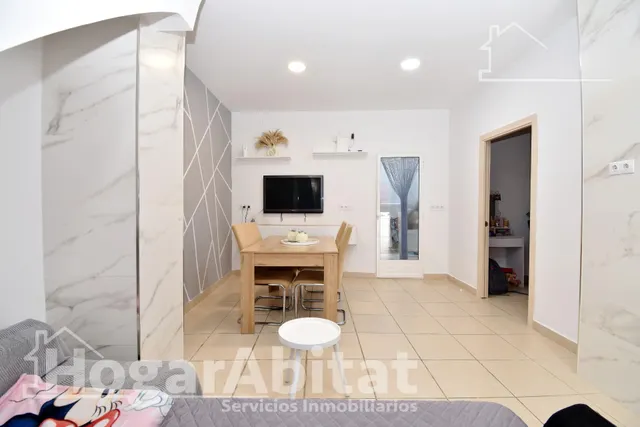 Planta baja acogedora y semireformada con patio — 35