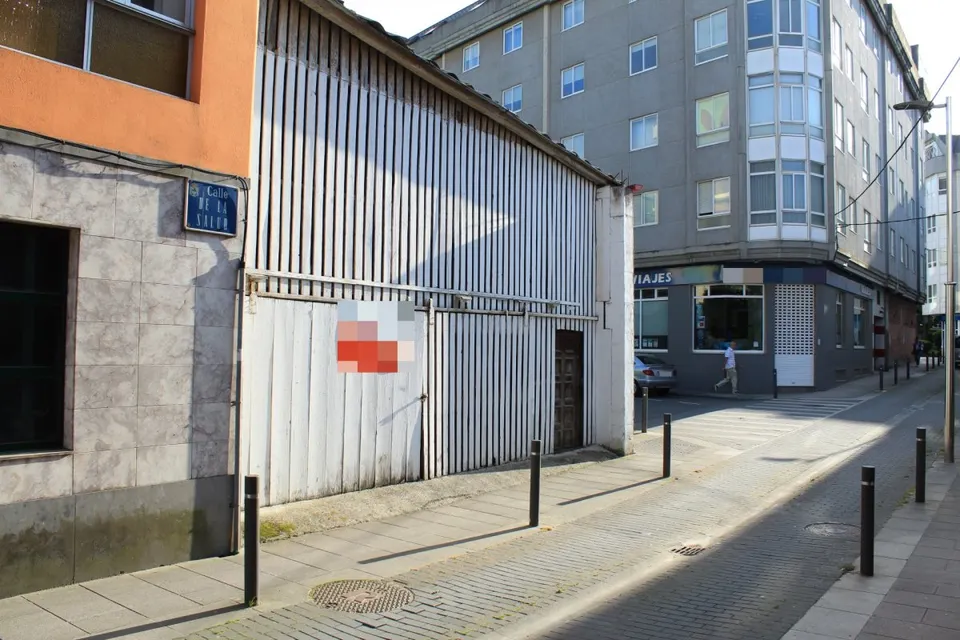 SOLAR EN VENTA RUA SAUDE, CARBALLO