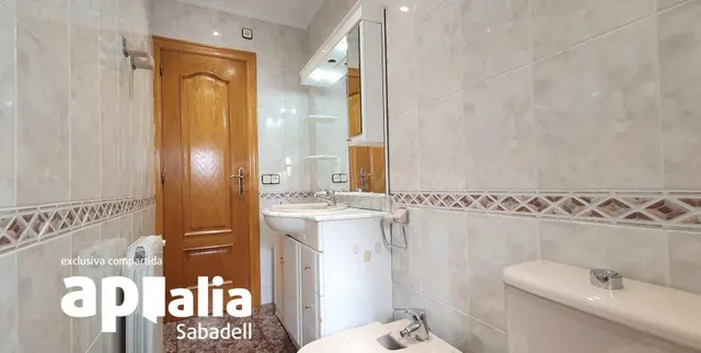 PISO DE 4 habitaciones CON ASCENSOR Y BALCON EN LA CREU DE B - foto 5