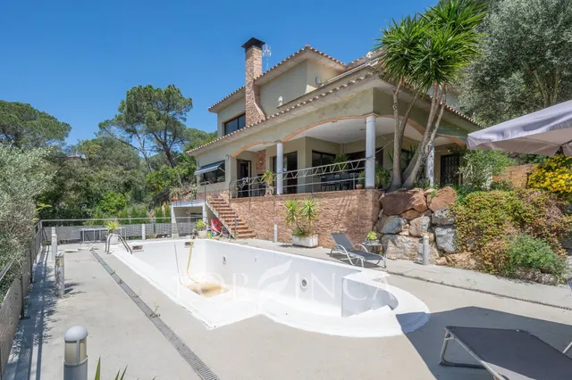 Encantadora villa con piscina y vistas panorámicas en Calong - foto 3