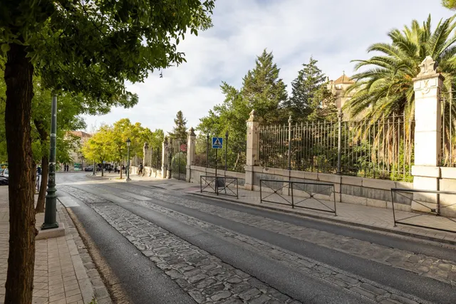 SE VENDE TERRENO URBANO PLURIFAMILIAR ZONA REAL DE CARTUJA Y JARDINES DEL TRIUNFO — 25