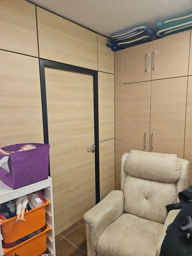 229 m2, 3 plantas y 8 placas solares para vivir sin mirar el recibo a fin de mes — 24