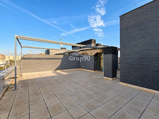 EXCLUSIVO ÁTICO TRÍPLEX CON GRAN TERRAZA DE 79 M2, 4 BALCONE - foto 4