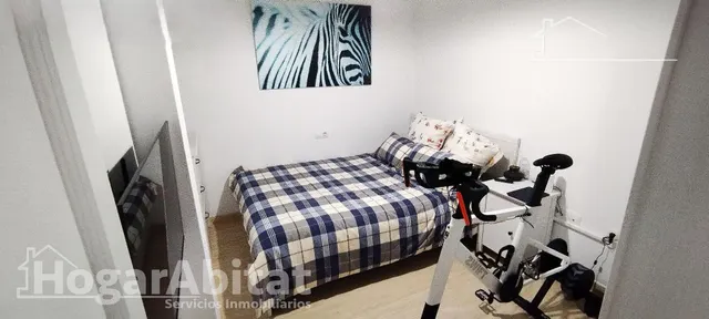 Amplio, moderno y reformado en residencial con terraza, piscina y garaje, todo amueblado — 27