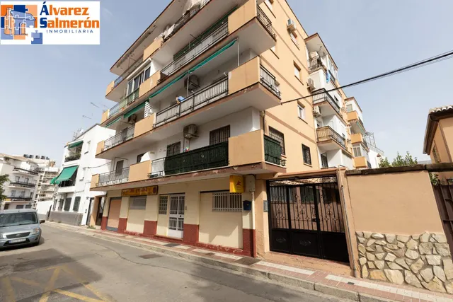 Piso 3 habitaciones en Calle Santa Margarita, junto Cmno. Bajo de Huétor — 31