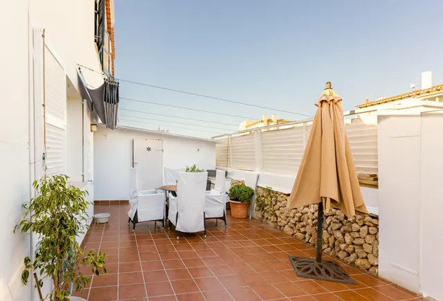 Chalet Semi Adosado. Piscina y Jardín Privados. — 7