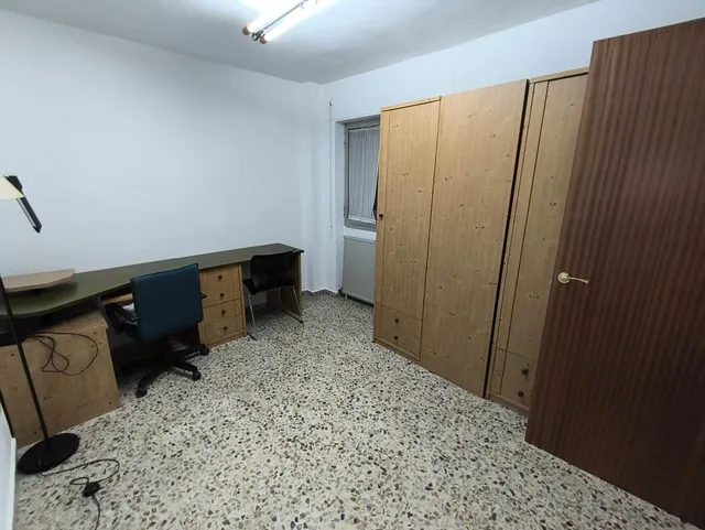 Piso de 89m2. Distribuido en tres dormitorios, salón, cocina y baño — 17