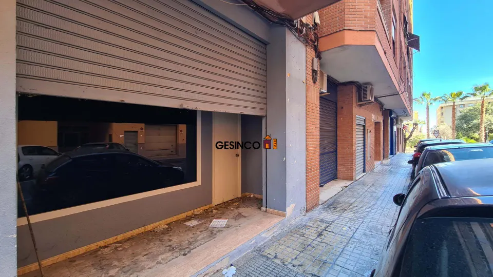 LOCAL COMERCIAL ACONDICIONADO PARA OFICINAS O COMERCIO