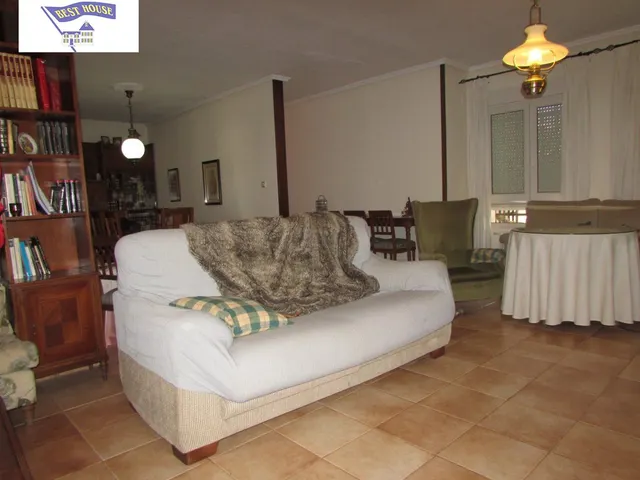 CHALET CON 2000 M2 DE PARCELA — 43