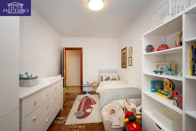 Piso y cochera en venta junto Acera de Darro. — 35