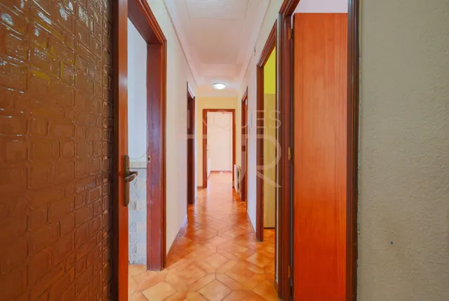 VENTA de AMPLIO en BREDA:  4 DORMITORIOS, MUY LUMINOSO y JUNTO al CENTRO DE BREDA — 12
