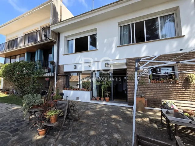 ESPECTACULAR CASA CON JARDÍN Y PISCINA PRIVADA EN LA CIUDAD  - foto 4