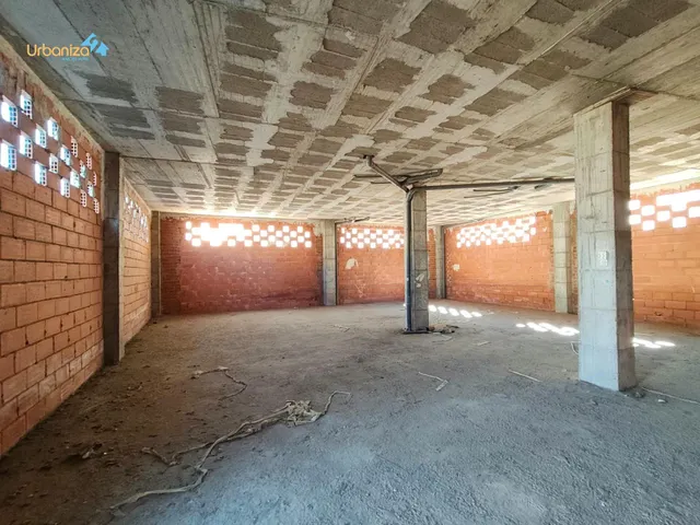 LOCAL EN BRUTO TOTALMENTE DIAFANO CON UN AMPLIO PATIO IDEAL 