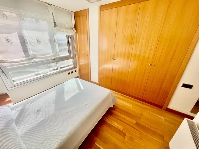 Muy buen piso de 4 Dorm. en Av. Oscar Espla — 34