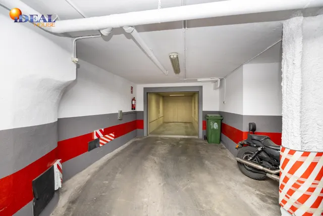 Barrio del Realejo. Sacamos a la venta dos plazas de garaje para coche muy grande. — 15