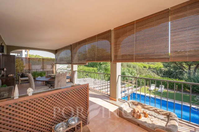 Casa completamente reformada con apartamento independiente, licencia turística, gran jardín y piscina en Calonge — 25