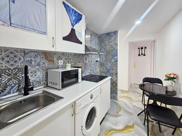 ¡Gran oportunidad en el centro de Madrid! Vivienda amplia de