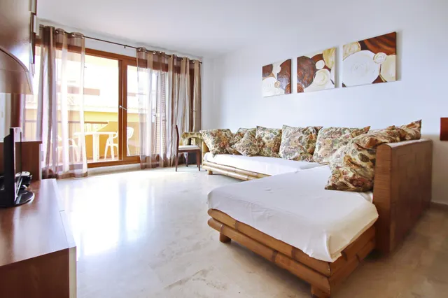 Soleado apartamento con vistas a la piscina en La Entrada, Punta Prima, Costa Blanca — 21