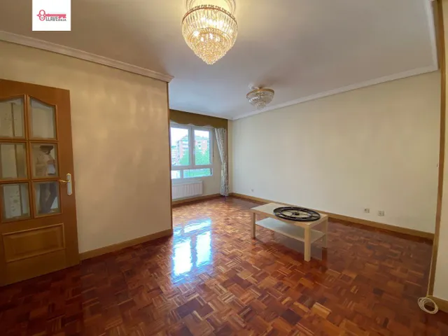 En Burgos C/ Alfareros. Se alquila precioso piso de cuatro habt, baño, aseo, garaje. — 6