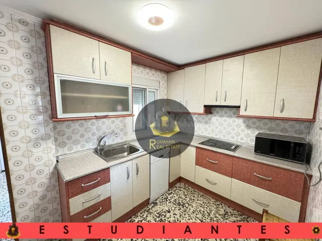 EST / Piso de TRES dormitorios en barrio Zaidín - foto 4