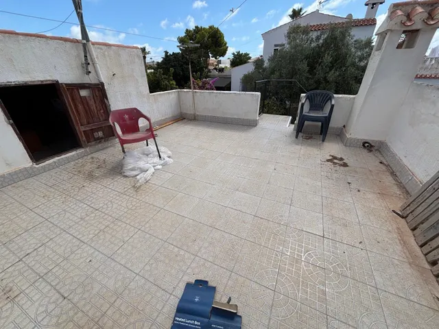 Chalet pareado para reformar, con piscina y gran parcela — 10