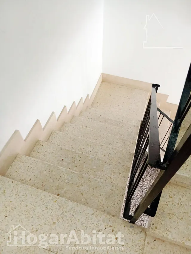 ¡Vistas a las montañas! Casa luminosa con garaje y dos grandes terrazas, cerca del ayuntamiento — 37