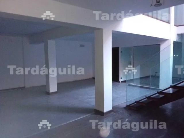 LOCAL EN VENTA — 10