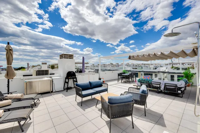 PRECIOSO BUNGALOW PLANTA ALTA CON SOLÁRIUM, TERRAZA, PISCINA