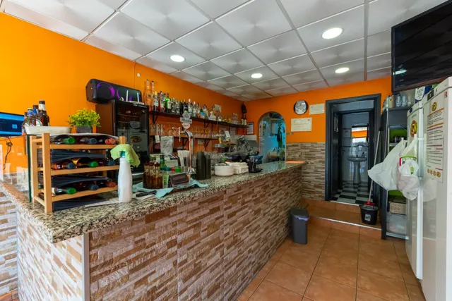 LOCAL COMERCIAL EN PLENO CENTRO DE TORREMOLINOS CALLE SAN MI - foto 2