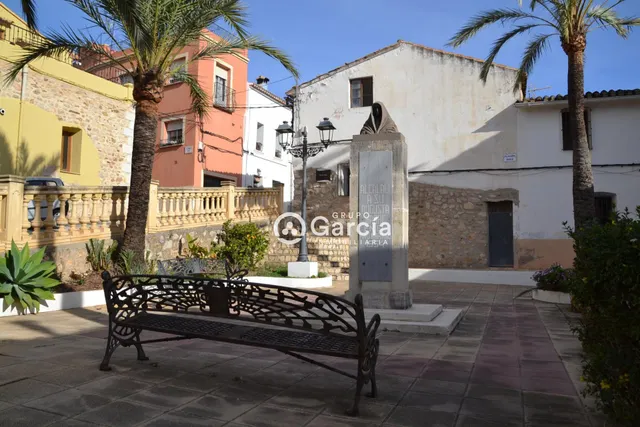 Parcela urbanizable a la venta en Alcalali. — 33