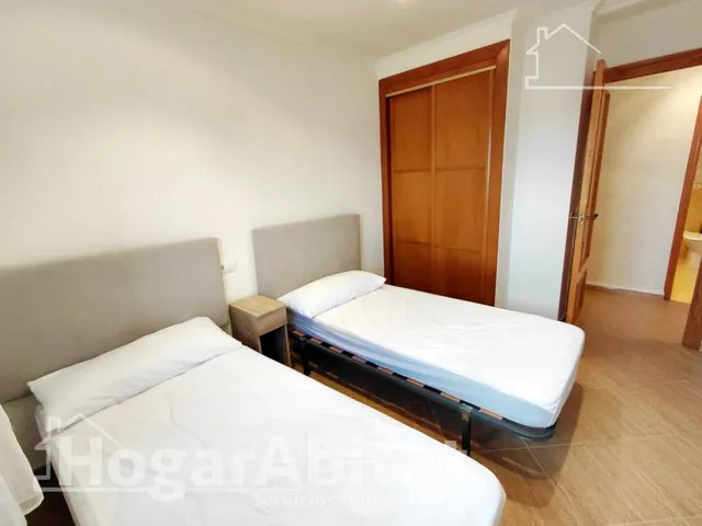 Vistas al mar en primera línea y terraza en este luminoso apartamento exterior en la playa del Mareny Blau — 22