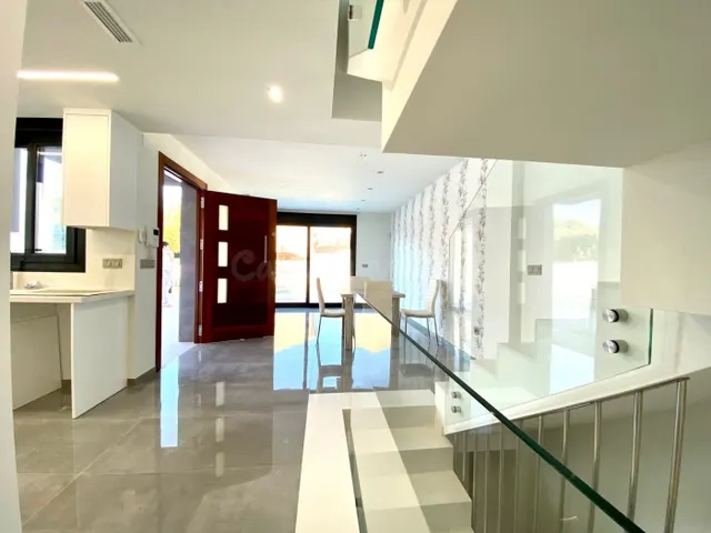 SOL8VIDAL SELLS VILLA IN TORREVIEJA — 3