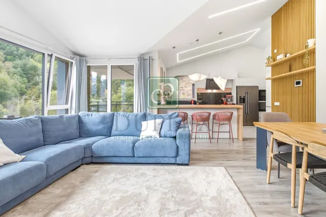 Ático de tres habitaciones en venta en La Massana